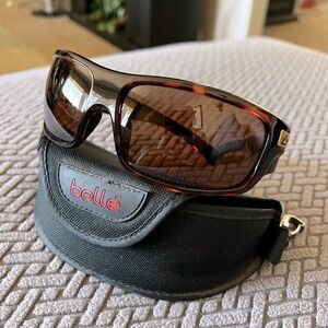 BOLLE Barracuda polarized sunglasses w/case
